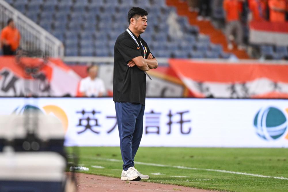 从铁血后腰到更衣室领袖克里霍维亚克如何定义现代中场价值与担当